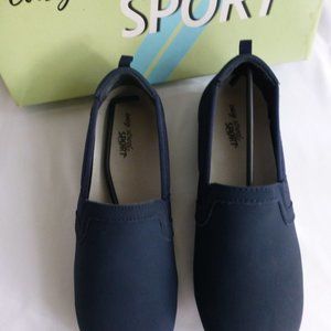 Easy Street Sport Walking Brand New Shoe Women 7.5 W Slip on Sneaker